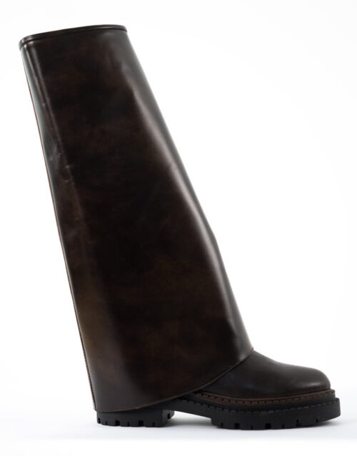 Brown Structured Boot with Exclusive Design ✨